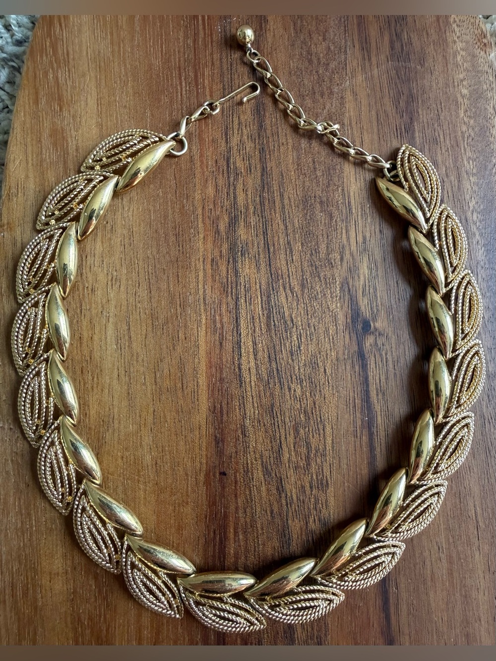 Vintage Gold Tone Leaf Link Necklace Statement Chunky Choker